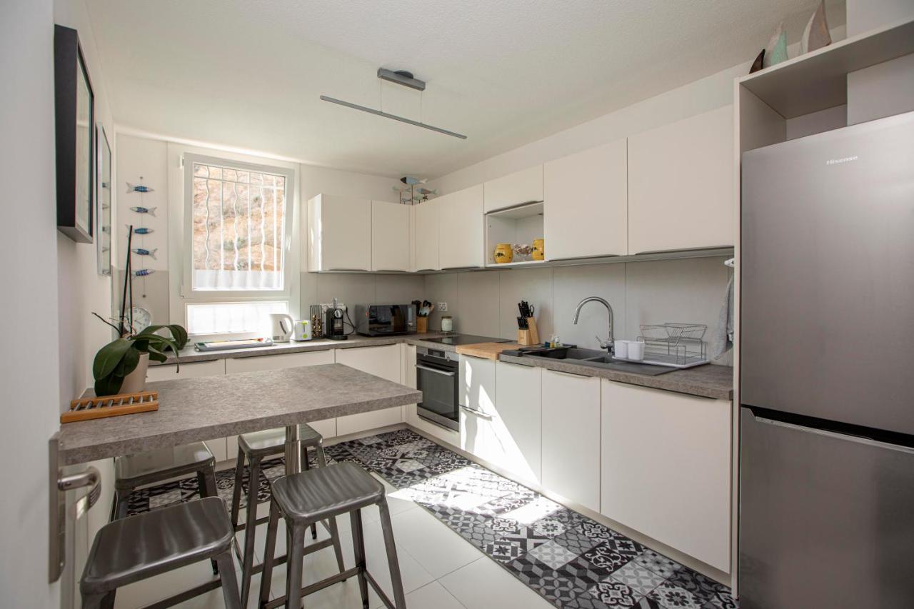 Apartment T3 Traversant Standing Garage Et Piscine Exterieure Gratuits Sete