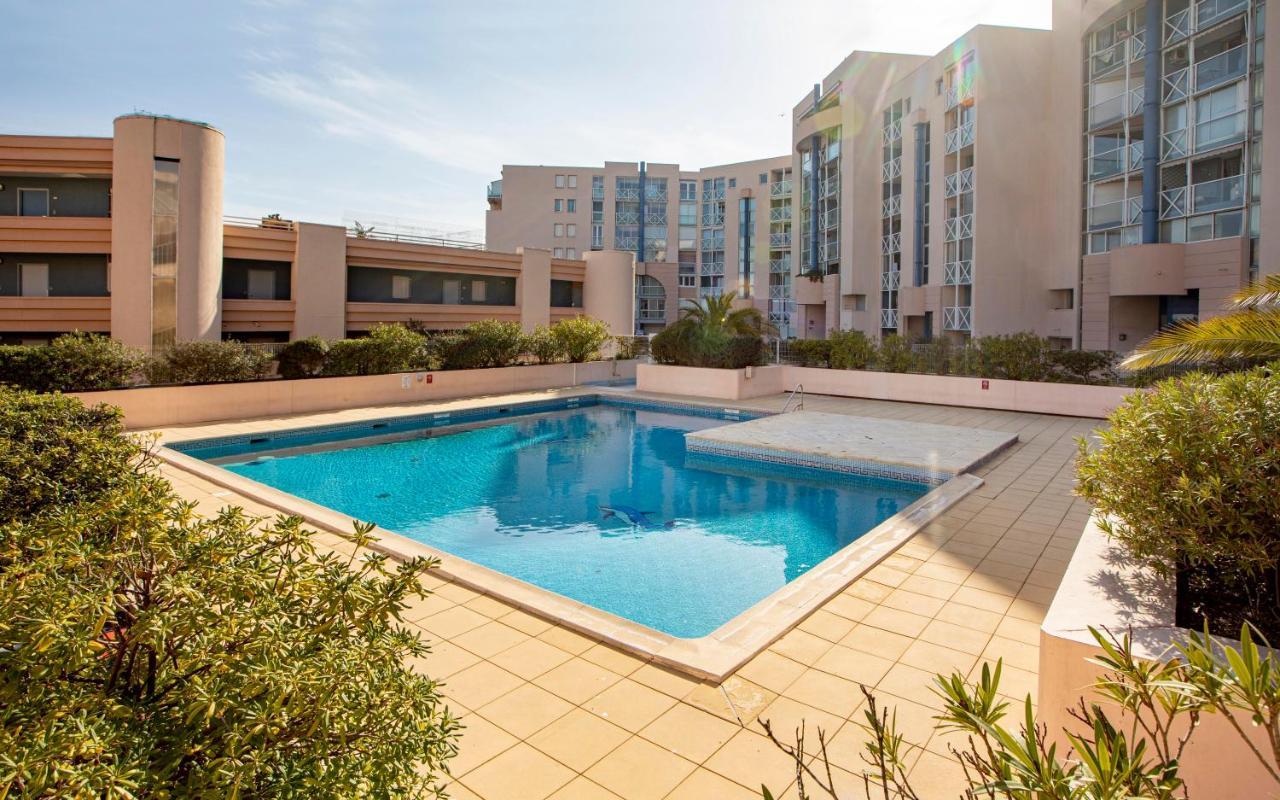 Apartment T3 Traversant Standing Garage Et Piscine Exterieure Gratuits